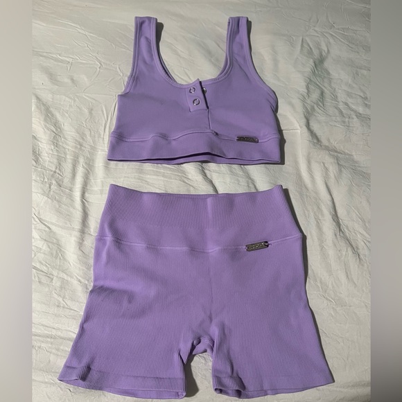 Bombshell SportsWear light/lilac purple workout set size XS- WORN TWICE! - Picture 3 of 4